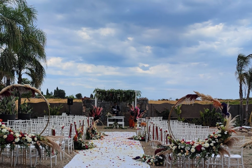 Matrimonio con rito civile in villa