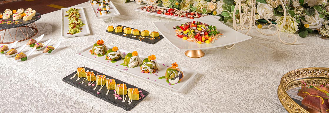 Maniero Country House, tavolo con antipasti